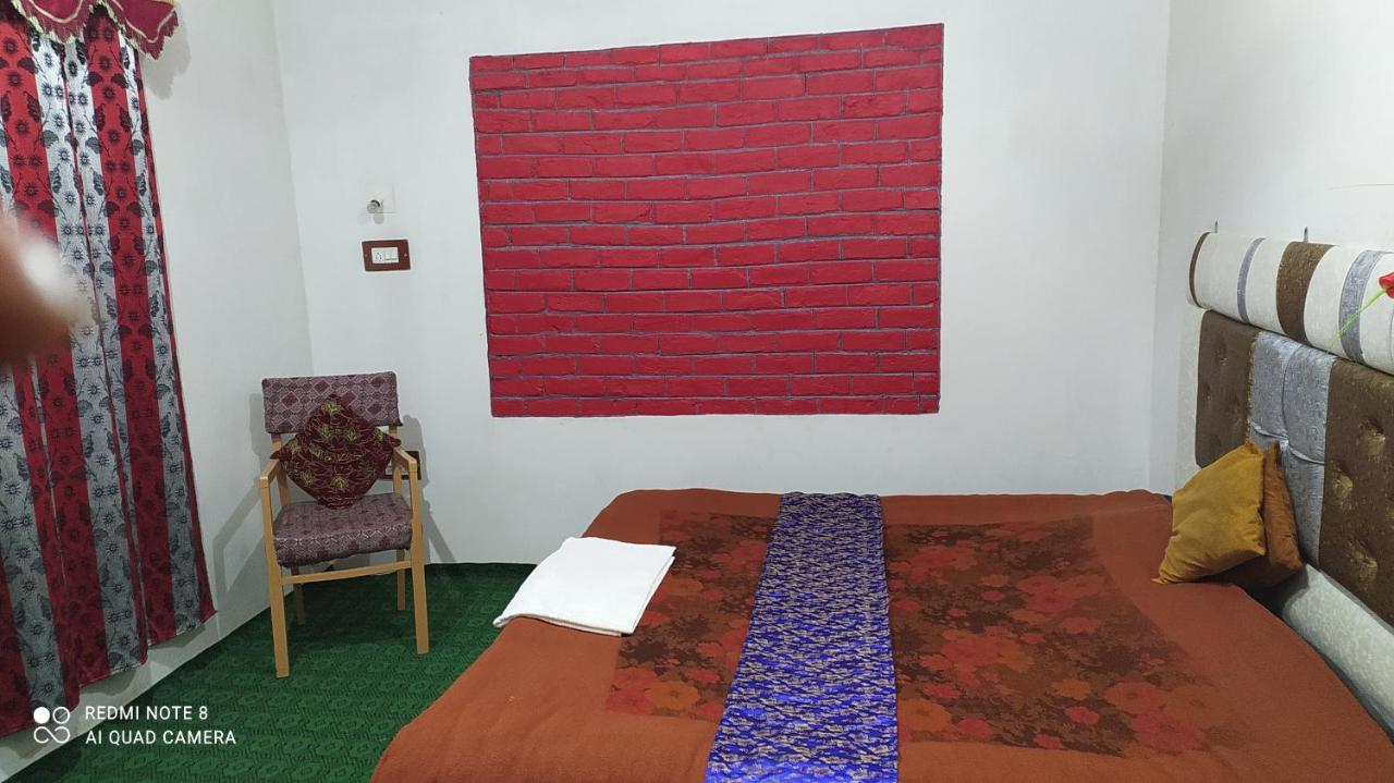 Hotel New Heaven Canal Srīnagar Extérieur photo