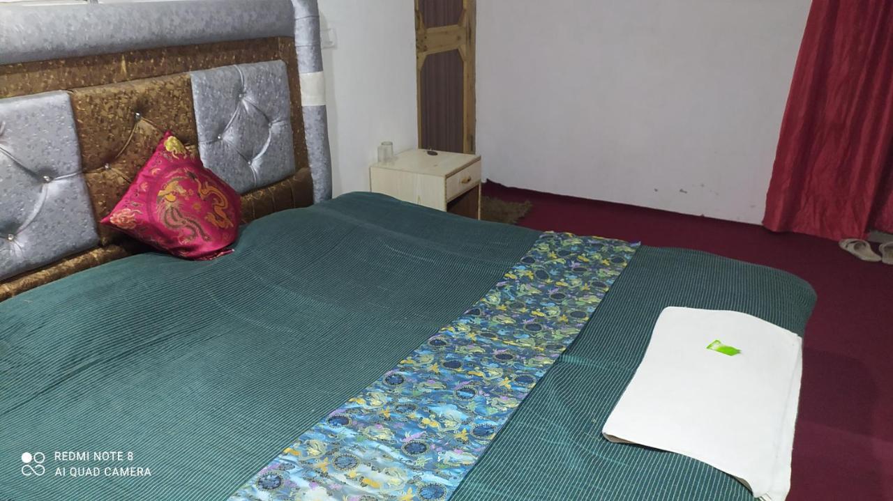 Hotel New Heaven Canal Srīnagar Extérieur photo