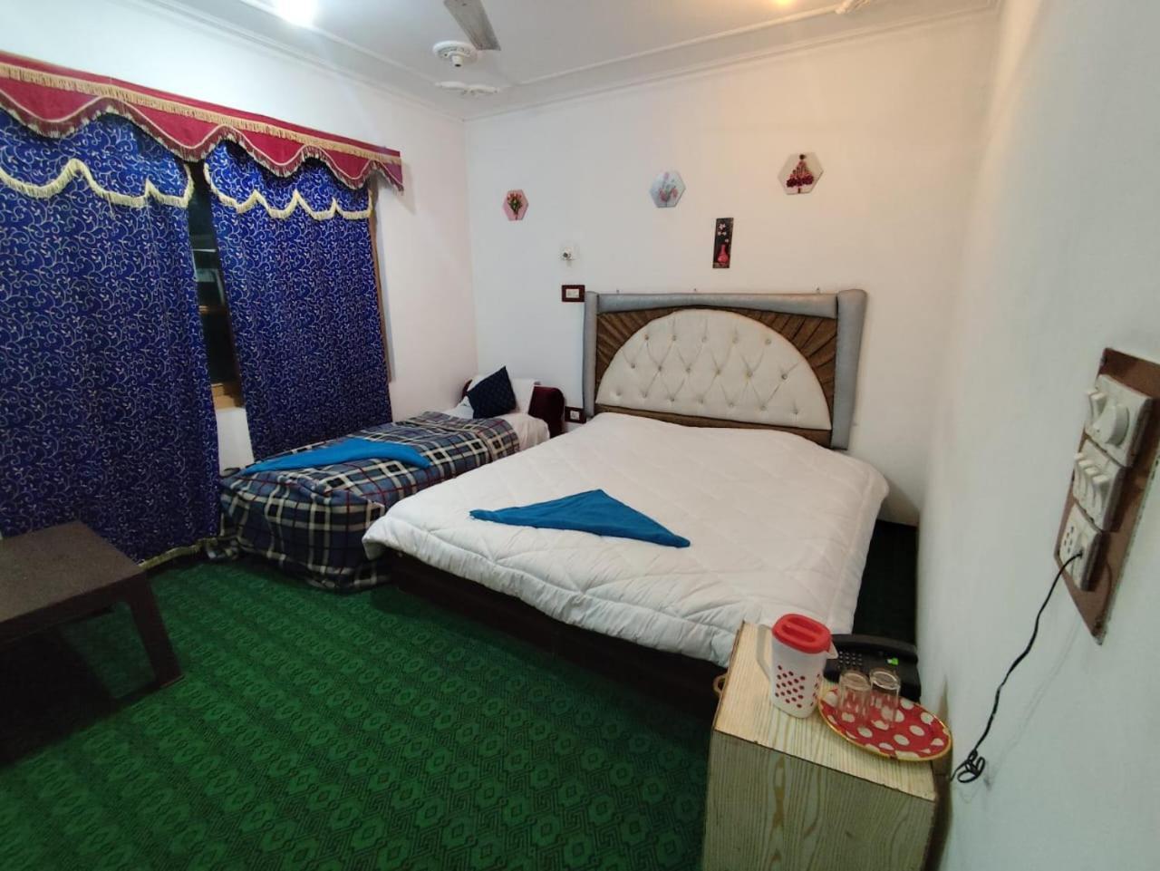 Hotel New Heaven Canal Srīnagar Extérieur photo