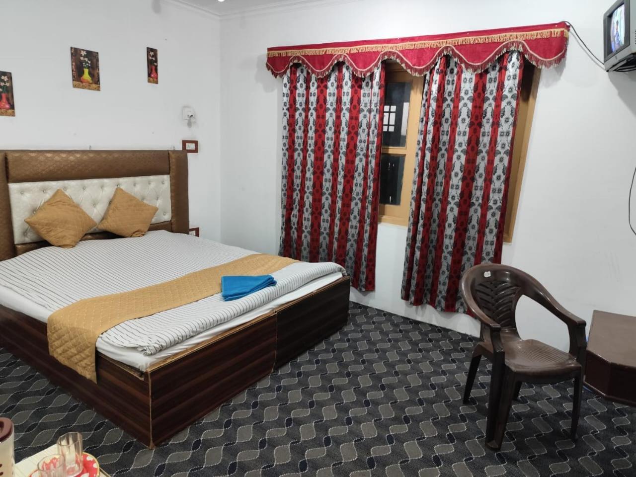 Hotel New Heaven Canal Srīnagar Extérieur photo