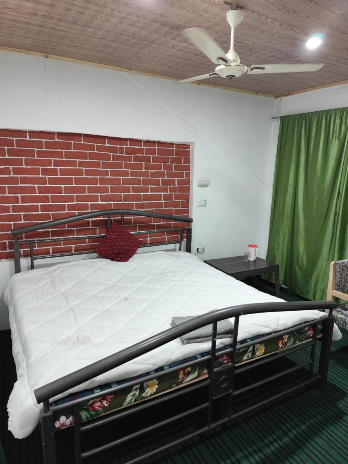 Hotel New Heaven Canal Srīnagar Extérieur photo