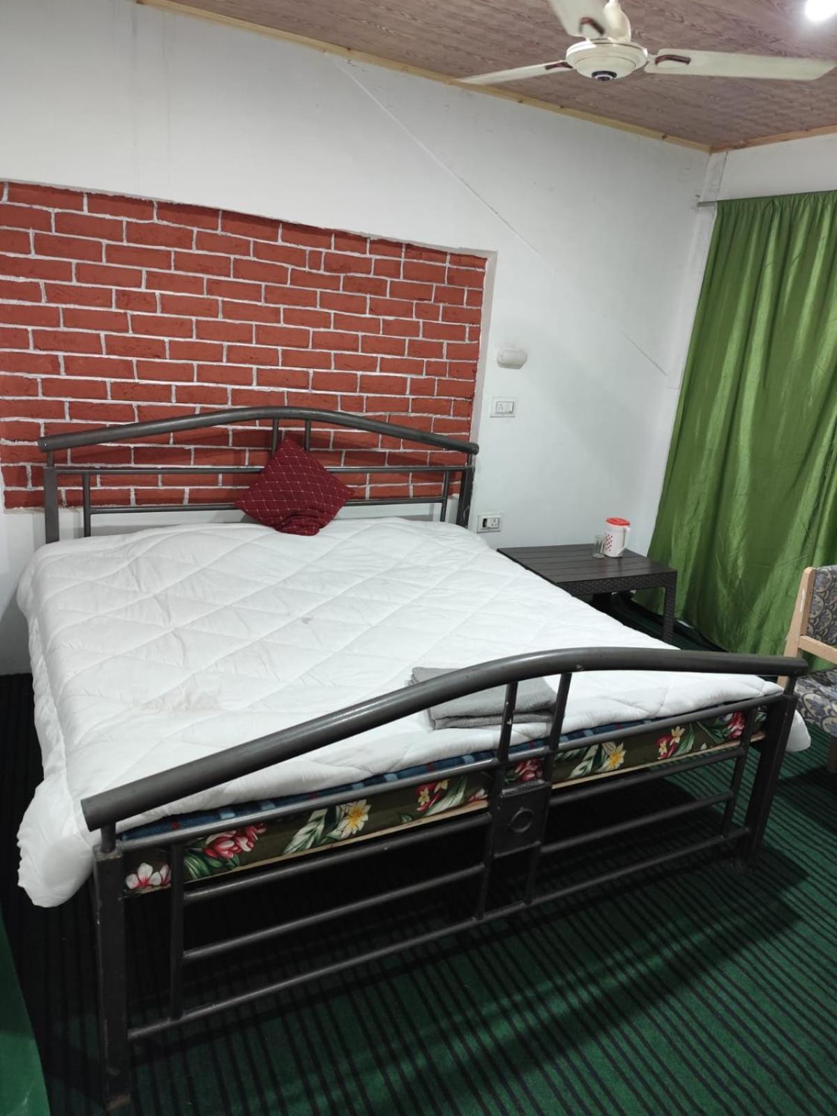 Hotel New Heaven Canal Srīnagar Extérieur photo